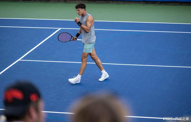 也揭示出英 也揭示出英