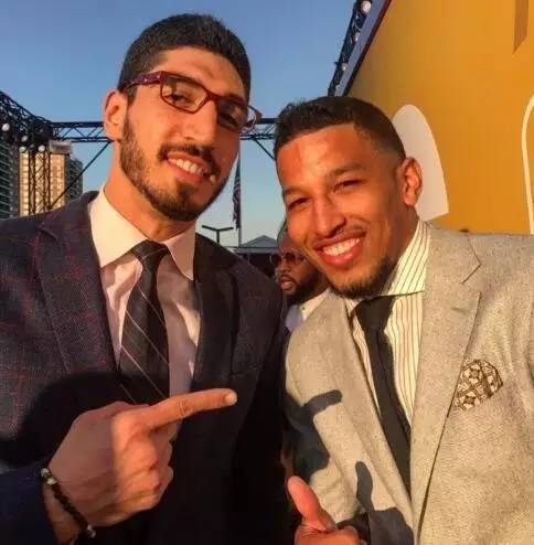 也让后防线 也让后防线